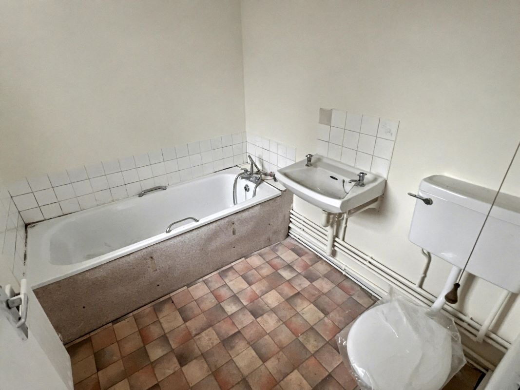 16 & 16A Park Road, Ipswich, Suffolk, IP1 3ST lot image - 19