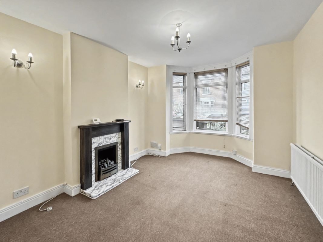 15 Cullingham Road, Ipswich, Suffolk, IP1 2EG lot image - 2