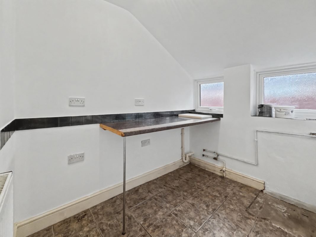 15 Cullingham Road, Ipswich, Suffolk, IP1 2EG lot image - 8