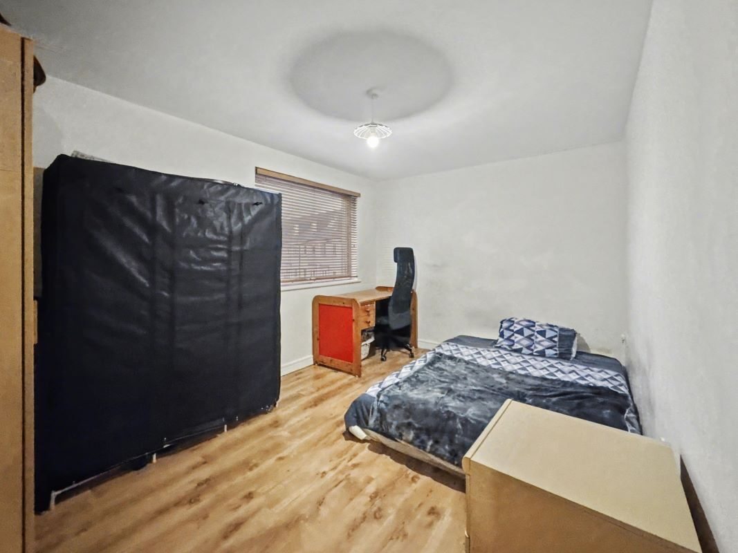 Flat 4, 12 Rapier Street, Ipswich, Suffolk, IP2 8JS lot image - 2