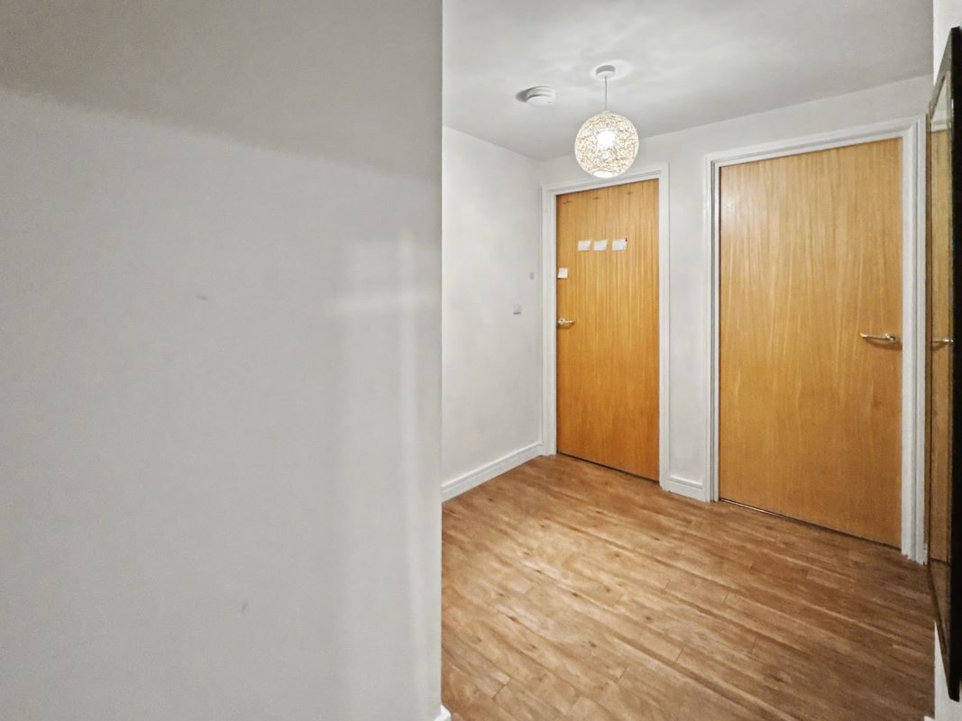 Flat 4, 12 Rapier Street, Ipswich, Suffolk, IP2 8JS lot image - 5