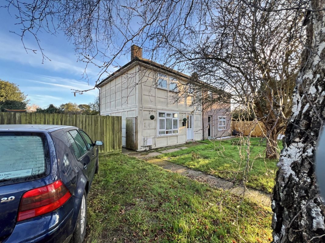 32 St. Marys Close, Trimley St. Mary, Felixstowe, Suffolk, IP11 0TX lot image - 6