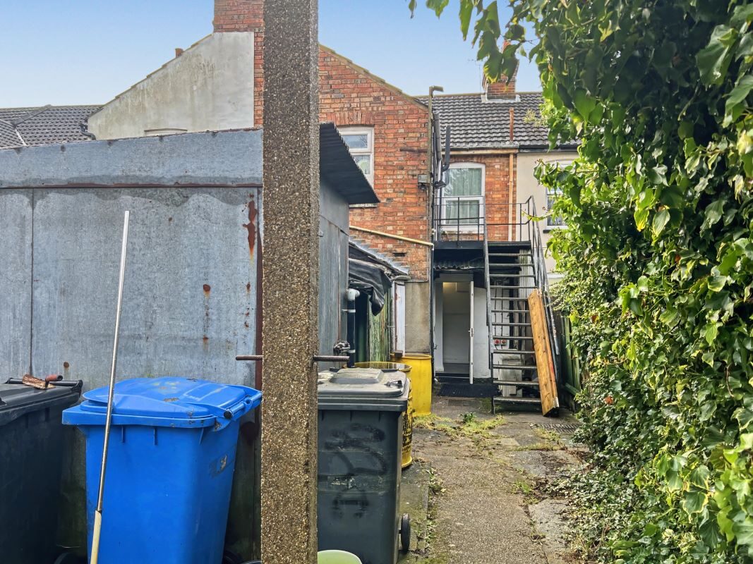 33 Foxhall Road, Ipswich, Suffolk, IP3 8JU lot image - 11