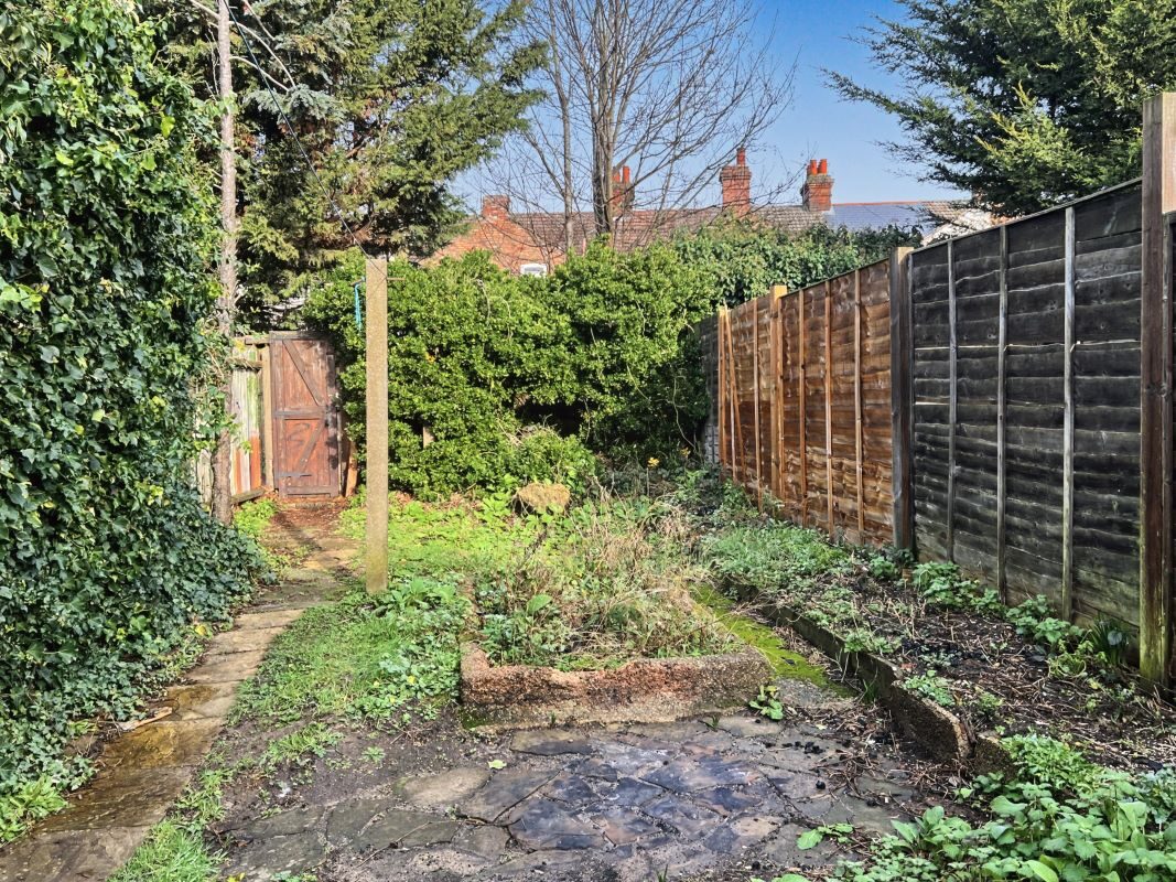 33 Foxhall Road, Ipswich, Suffolk, IP3 8JU lot image - 12