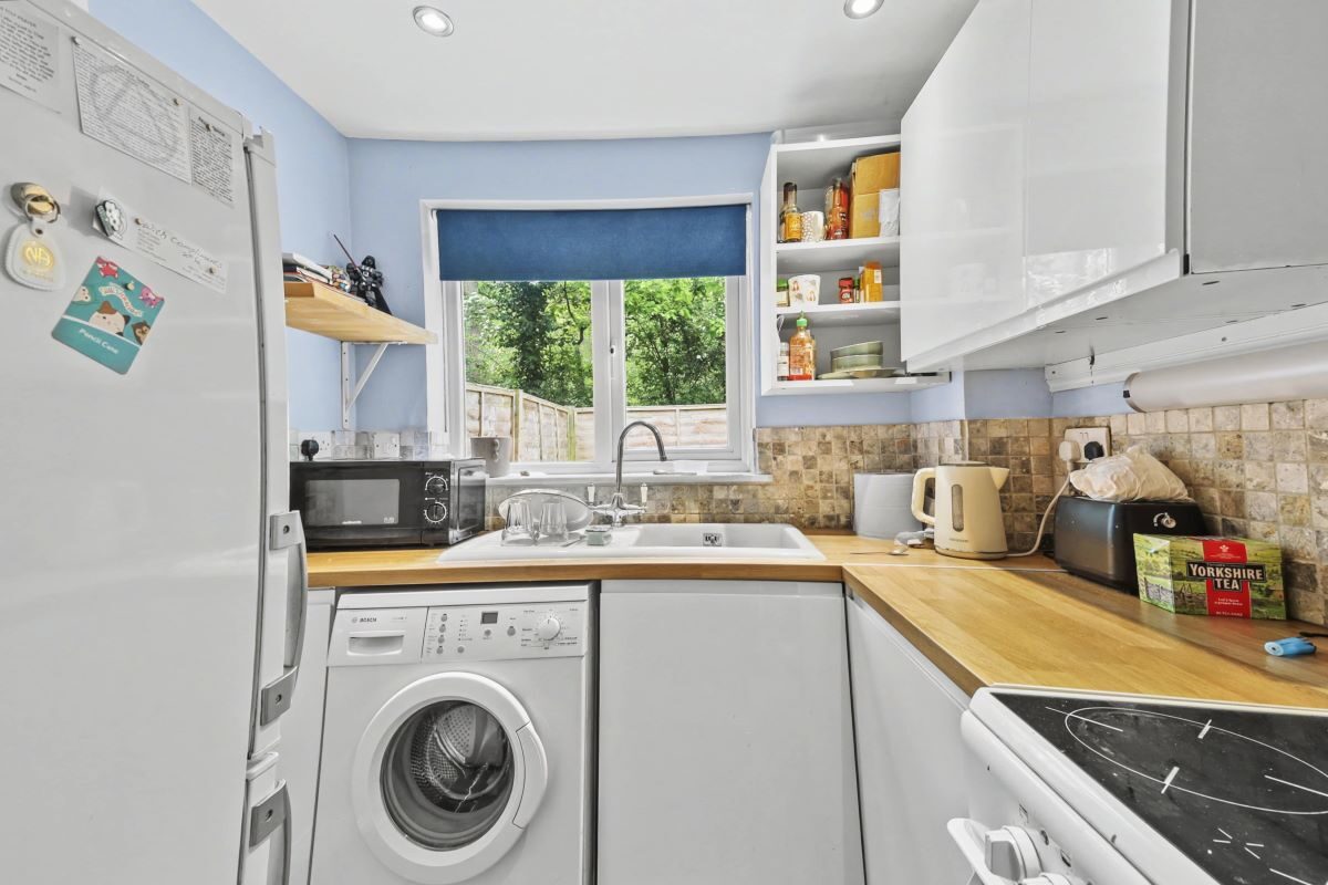 28 Gazelle Court, Colchester, Essex, CO4 9RW lot image - 2