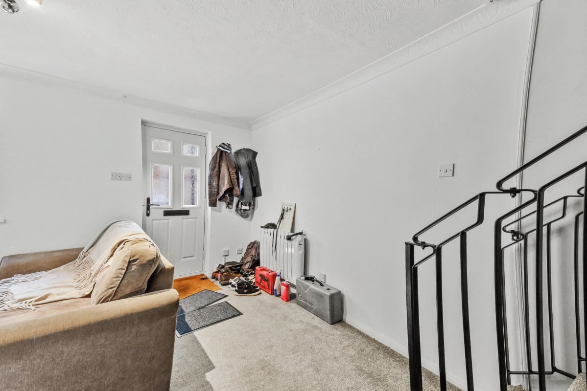 28 Gazelle Court, Colchester, Essex, CO4 9RW lot image - 3