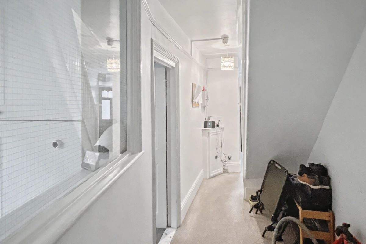 62 Broom Hill Road, Ipswich, Suffolk, IP1 4EH lot image - 1