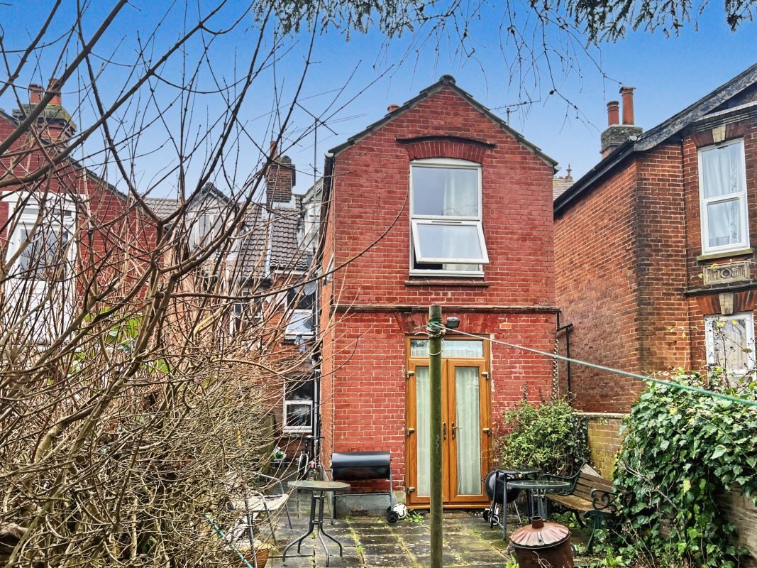 62 Broom Hill Road, Ipswich, Suffolk, IP1 4EH lot image - 12