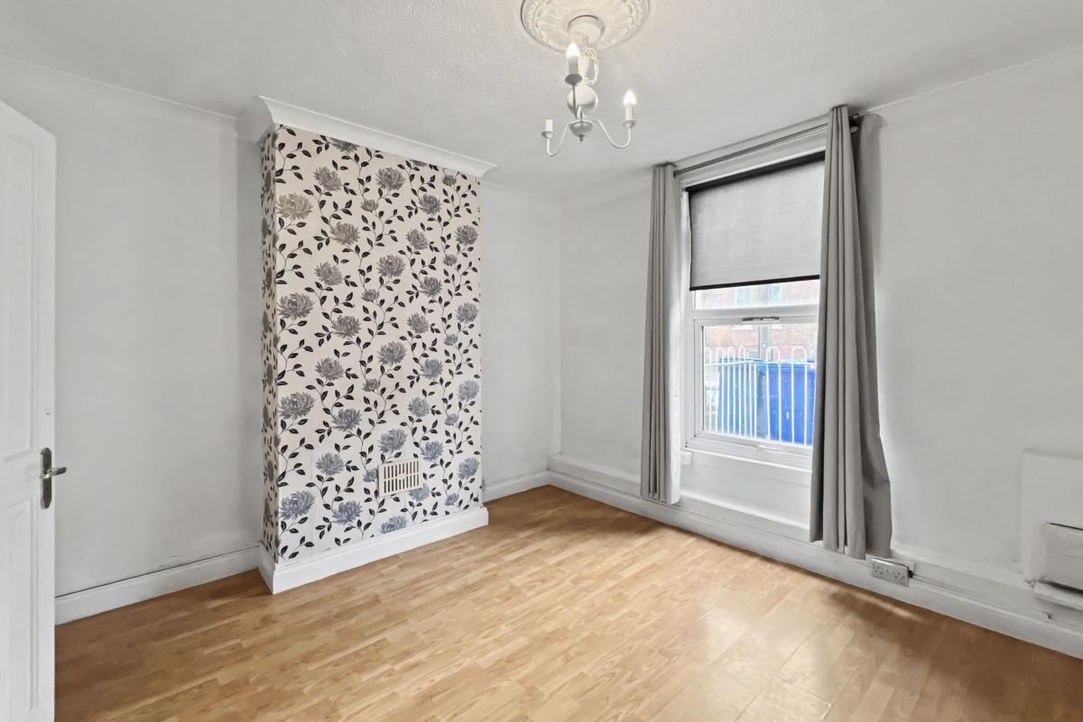 Flats A,B & C, 81 Burrell Road, Ipswich, Suffolk, IP2 8AD lot image - 2