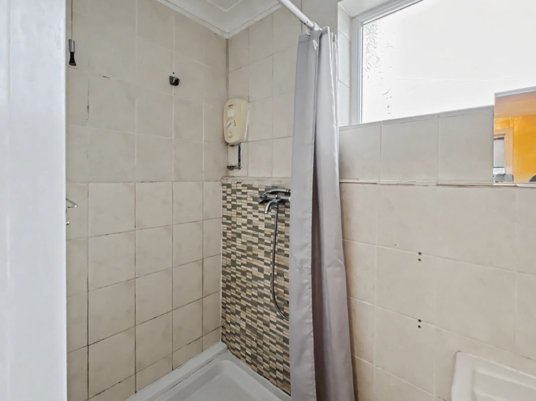 Flats A,B & C, 81 Burrell Road, Ipswich, Suffolk, IP2 8AD lot image - 8