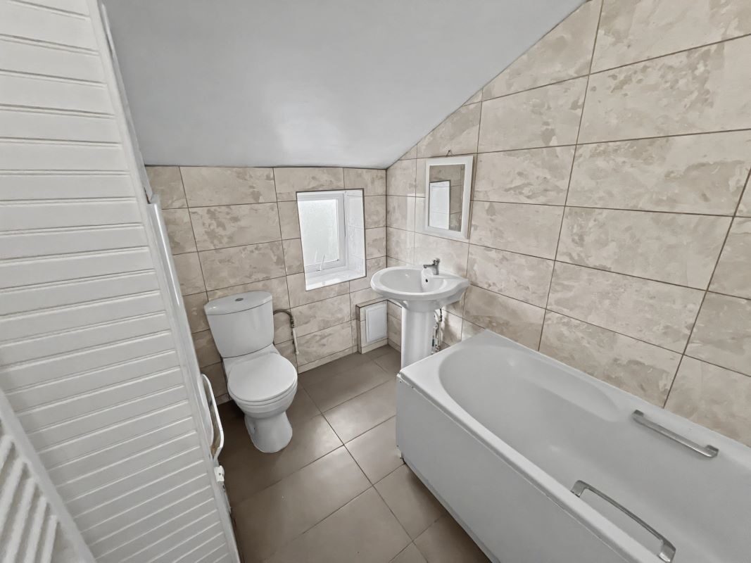 Flats A,B & C, 81 Burrell Road, Ipswich, Suffolk, IP2 8AD lot image - 15