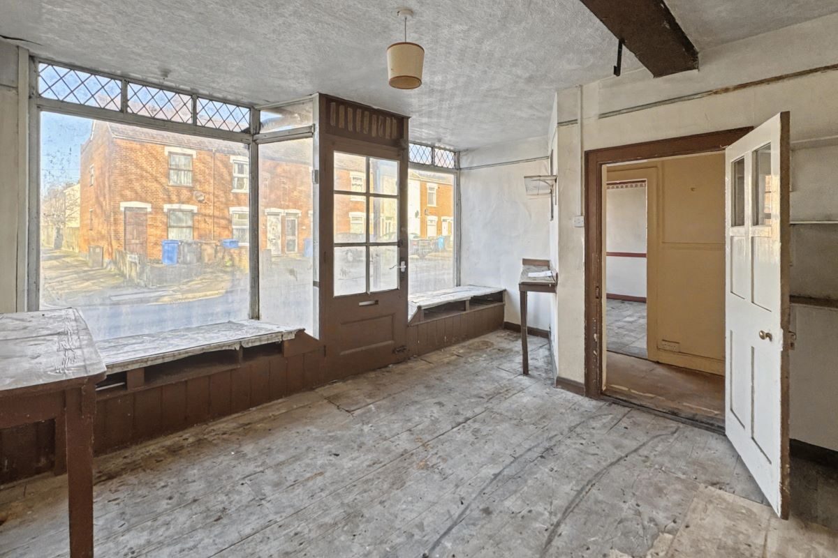 372 Woodbridge Road, Ipswich, Suffolk, IP4 4EU lot image - 1