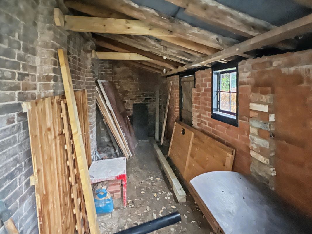 6 London Road, Halesworth, Suffolk, IP19 8LW lot image - 5