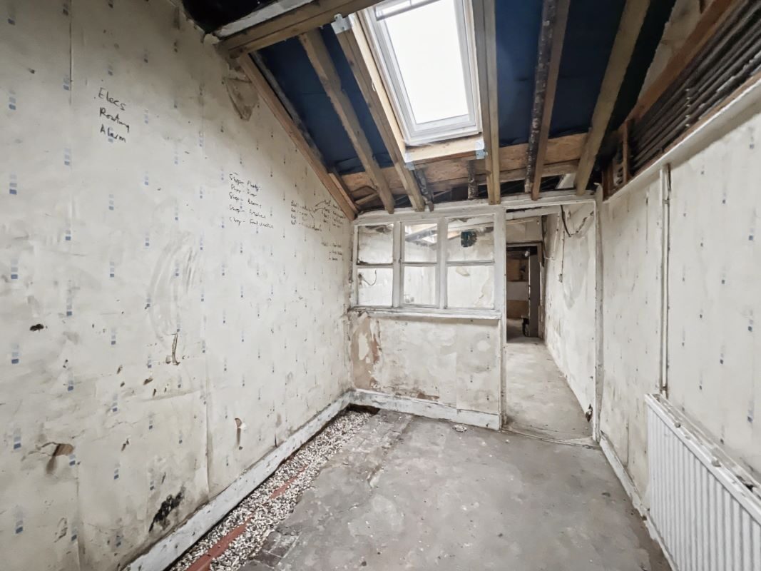 6 London Road, Halesworth, Suffolk, IP19 8LW lot image - 6