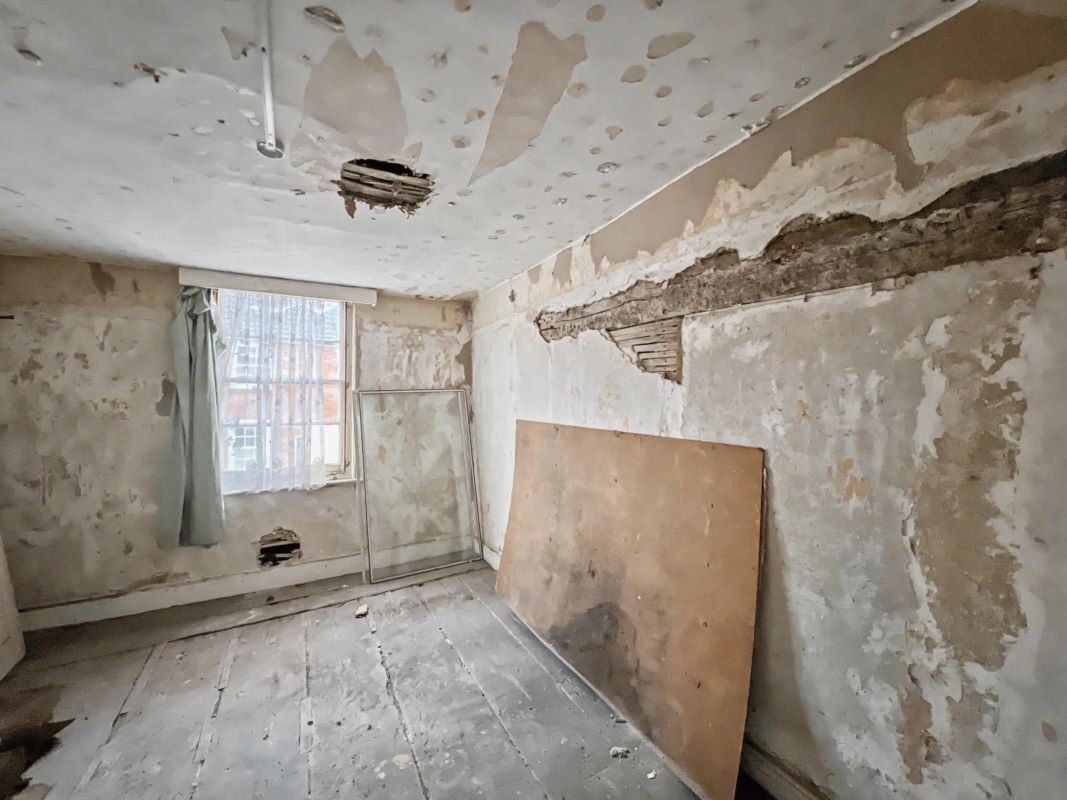 6 London Road, Halesworth, Suffolk, IP19 8LW lot image - 13