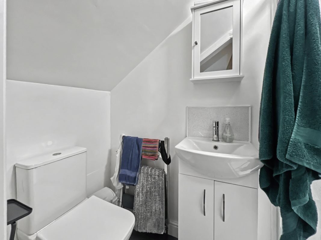 Flat 4, 16 Willoughby Road, Ipswich, Suffolk, IP2 8AP lot image - 9