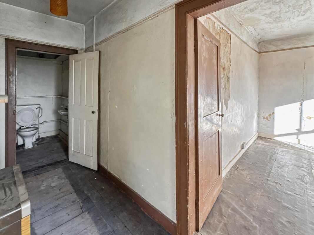 372 Woodbridge Road, Ipswich, Suffolk, IP4 4EU lot image - 16