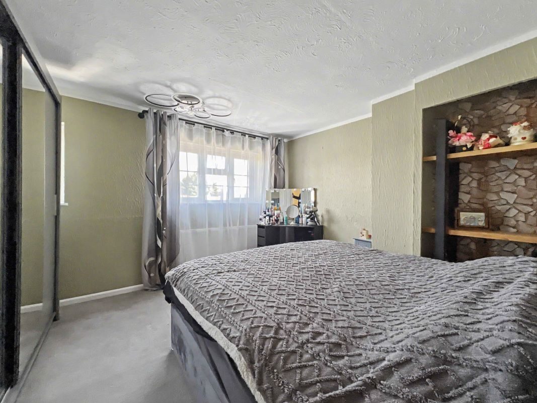 35 - 37 Garrick Way, Ipswich, Suffolk, IP1 6NF lot image - 12