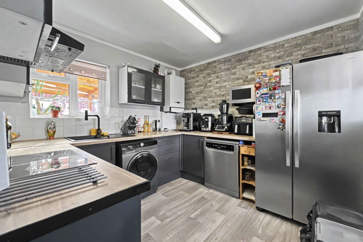 35 - 37 Garrick Way, Ipswich, Suffolk, IP1 6NF lot image - 16