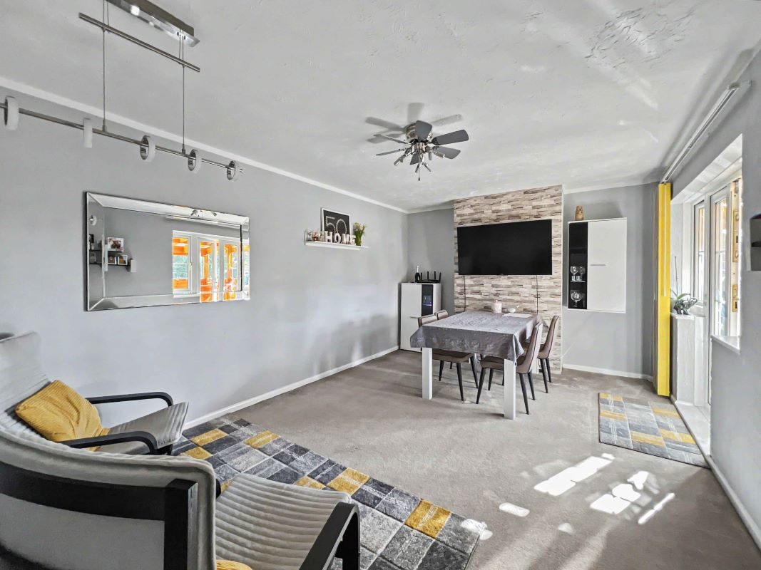 35 - 37 Garrick Way, Ipswich, Suffolk, IP1 6NF lot image - 20