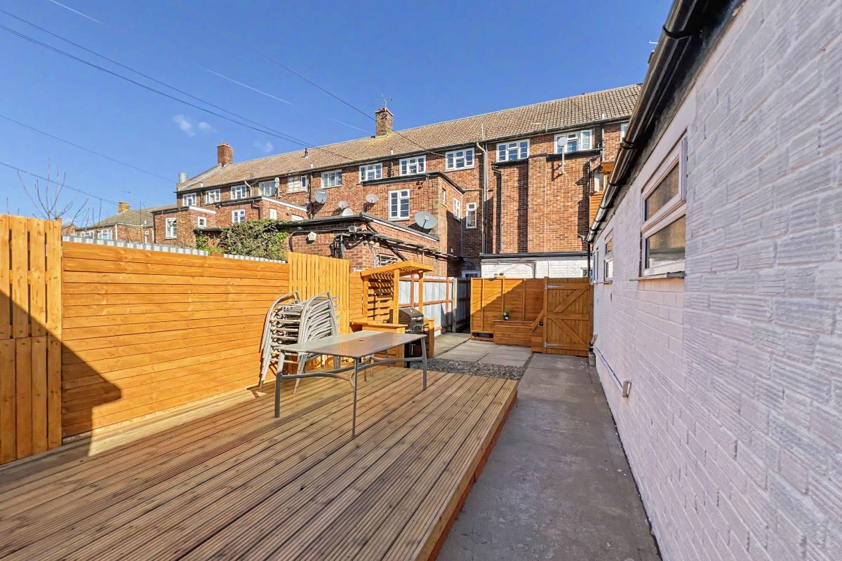 35 - 37 Garrick Way, Ipswich, Suffolk, IP1 6NF lot image - 22