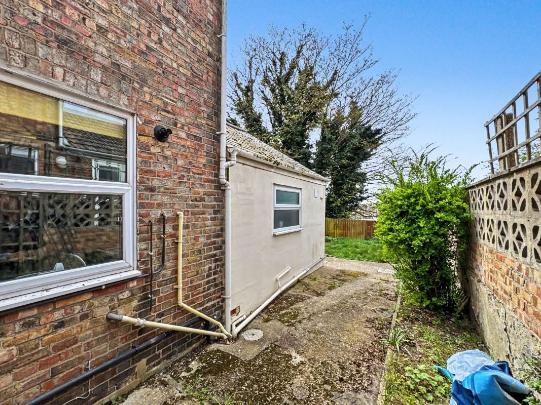 68 Devonshire Road, Ipswich, Suffolk, IP3 8AU lot image - 14