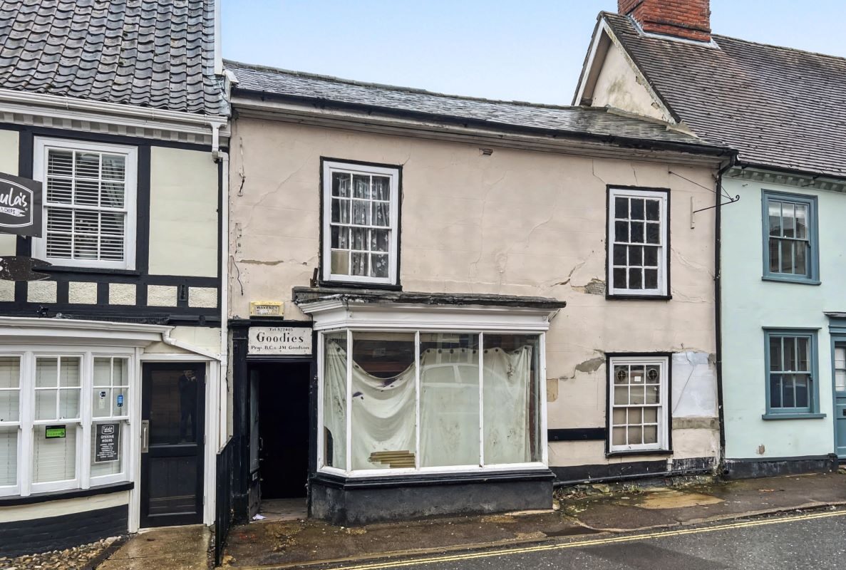 6 London Road, Halesworth, Suffolk, IP19 8LW lot image - 0