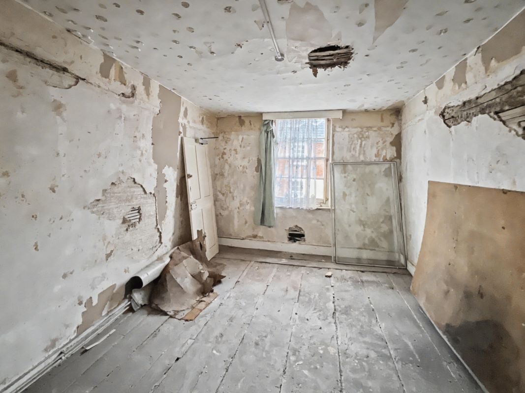 6 London Road, Halesworth, Suffolk, IP19 8LW lot image - 13