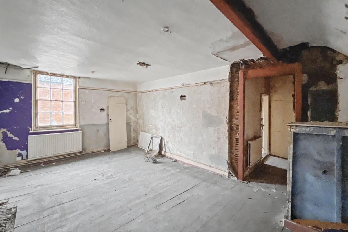 6 London Road, Halesworth, Suffolk, IP19 8LW lot image - 17