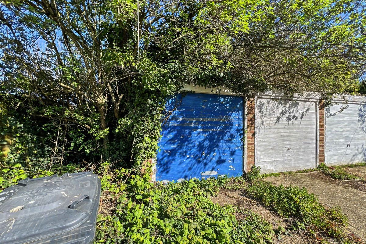 33 Fircroft Road, Ipswich, Suffolk, IP1 6AQ lot image - 8