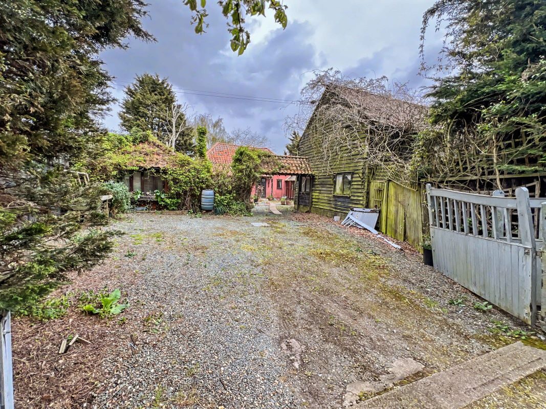 Red House Farm The Stables, Main Road, Stratford St. Andrew, Saxmundham, Suffolk, IP17 1LF lot image - 11