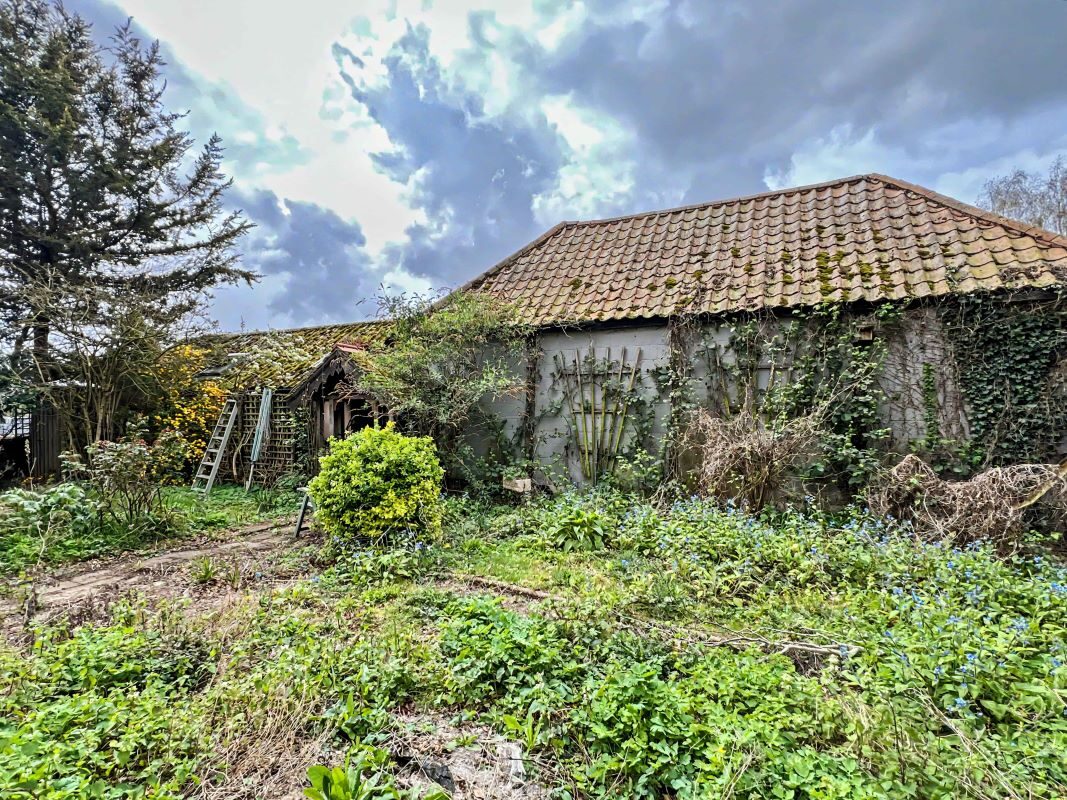 Red House Farm The Stables, Main Road, Stratford St. Andrew, Saxmundham, Suffolk, IP17 1LF lot image - 15