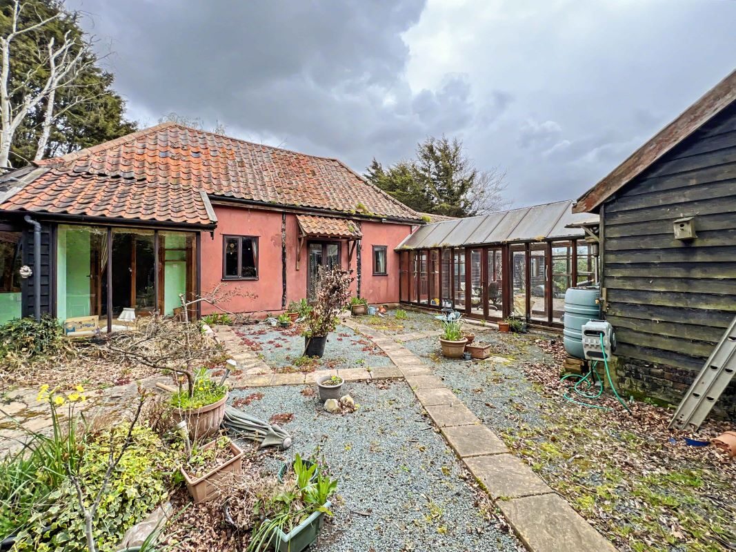 Red House Farm The Stables, Main Road, Stratford St. Andrew, Saxmundham, Suffolk, IP17 1LF lot image - 23
