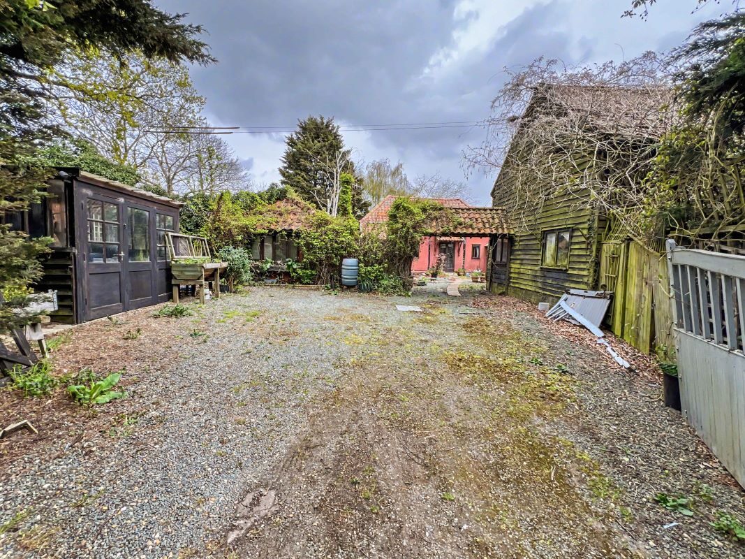 Red House Farm The Stables, Main Road, Stratford St. Andrew, Saxmundham, Suffolk, IP17 1LF lot image - 30