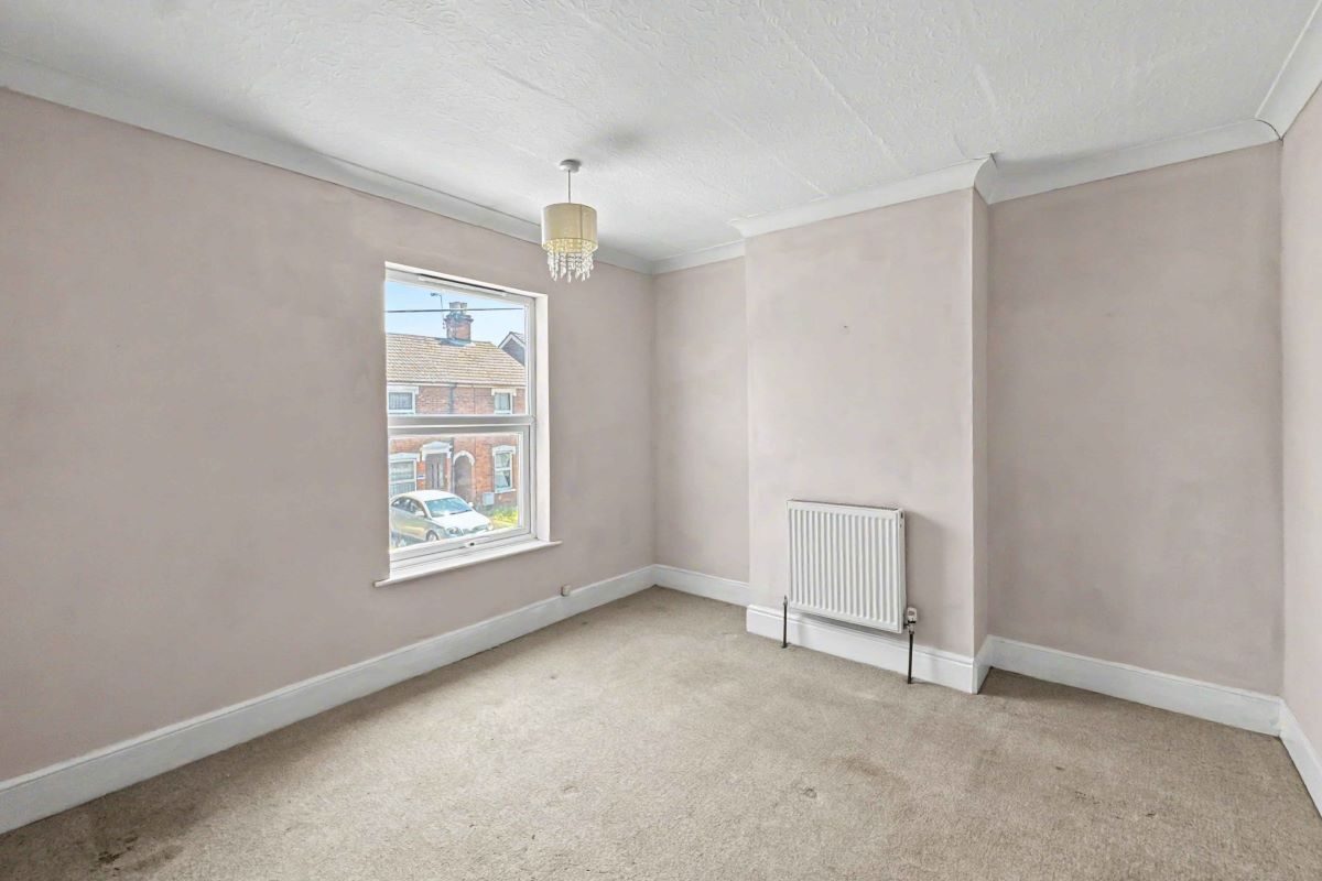 300 Cauldwell Hall Road, Ipswich, Suffolk, IP4 5AQ lot image - 10
