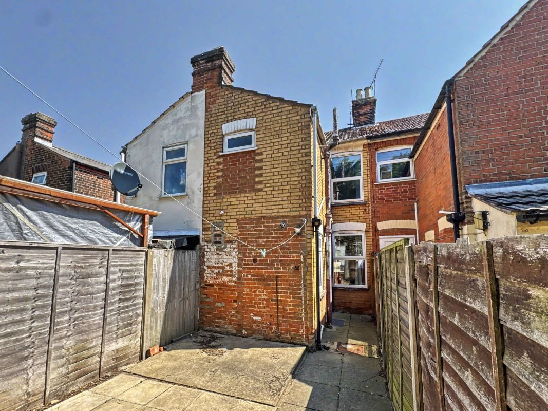 300 Cauldwell Hall Road, Ipswich, Suffolk, IP4 5AQ lot image - 13