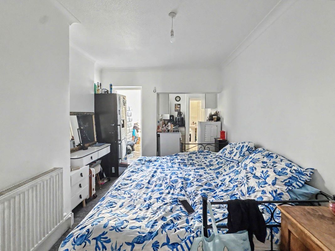 Flat 1, 10 Rosemary Road, Clacton-on-Sea, Essex, CO15 1NX lot image - 0