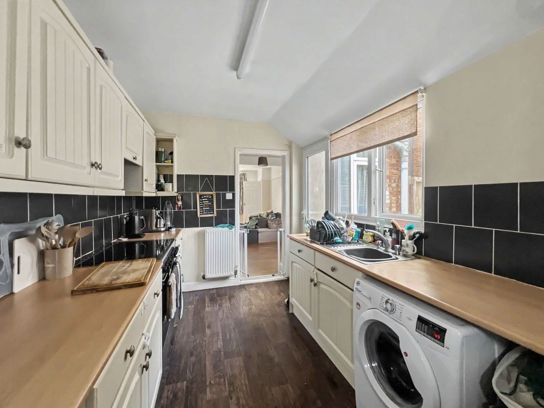 114 Sproughton Road, Ipswich, Suffolk, IP1 5AH lot image - 4