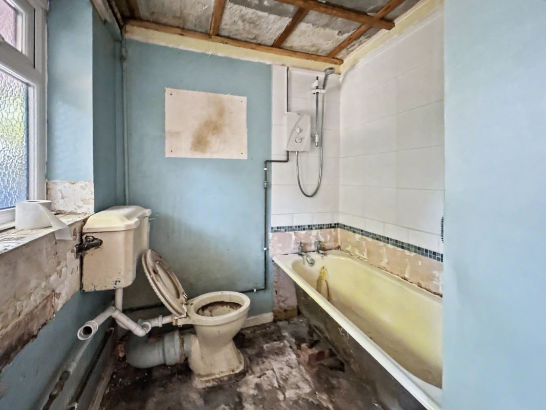 Flat 8, Chilton Court, Belstead Avenue, Ipswich, Suffolk, IP2 8NS lot image - 5