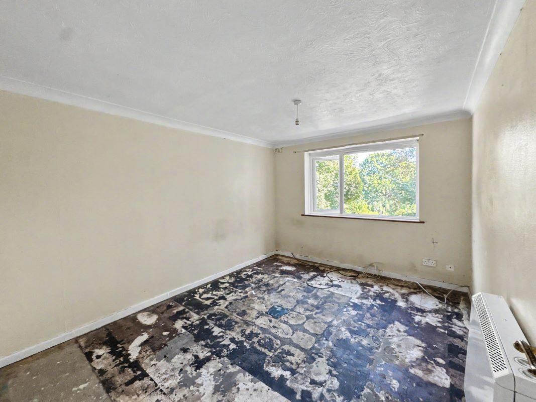 Flat 8, Chilton Court, Belstead Avenue, Ipswich, Suffolk, IP2 8NS lot image - 7