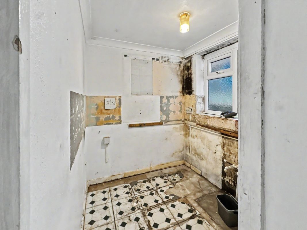 Flat 8, Chilton Court, Belstead Avenue, Ipswich, Suffolk, IP2 8NS lot image - 9