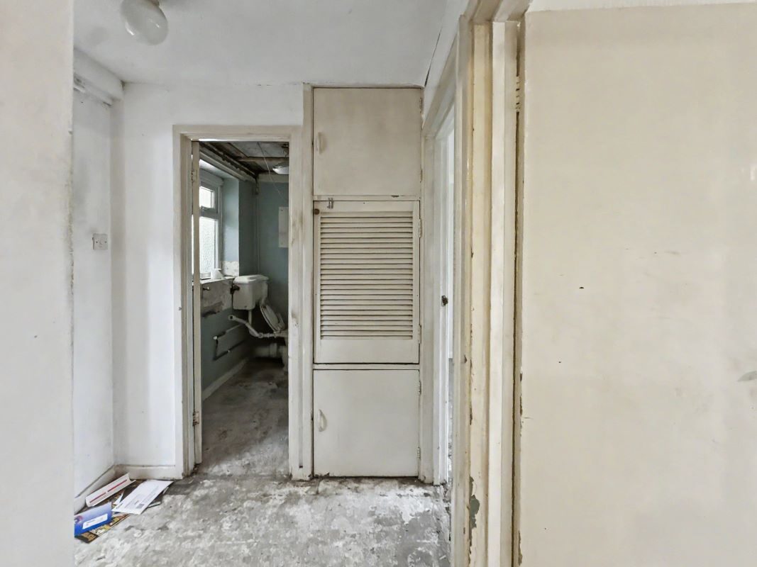 Flat 8, Chilton Court, Belstead Avenue, Ipswich, Suffolk, IP2 8NS lot image - 12