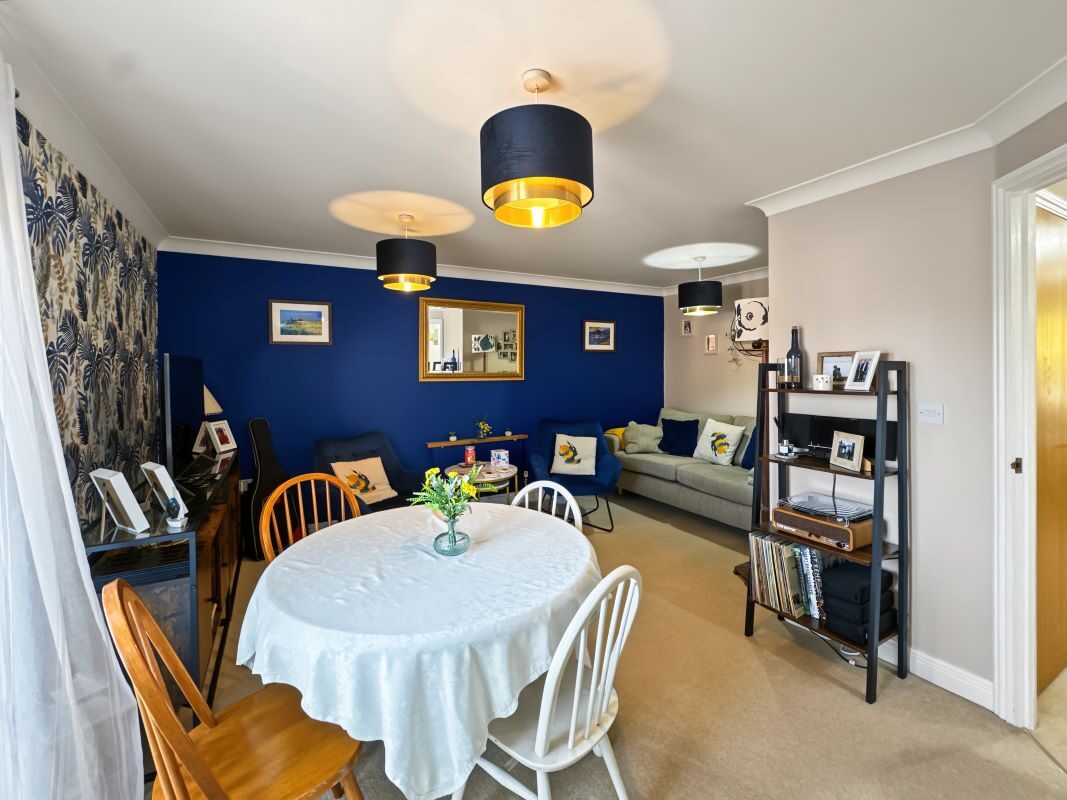 36 Worsdell Close, Ipswich, Suffolk, IP2 8GR lot image - 3