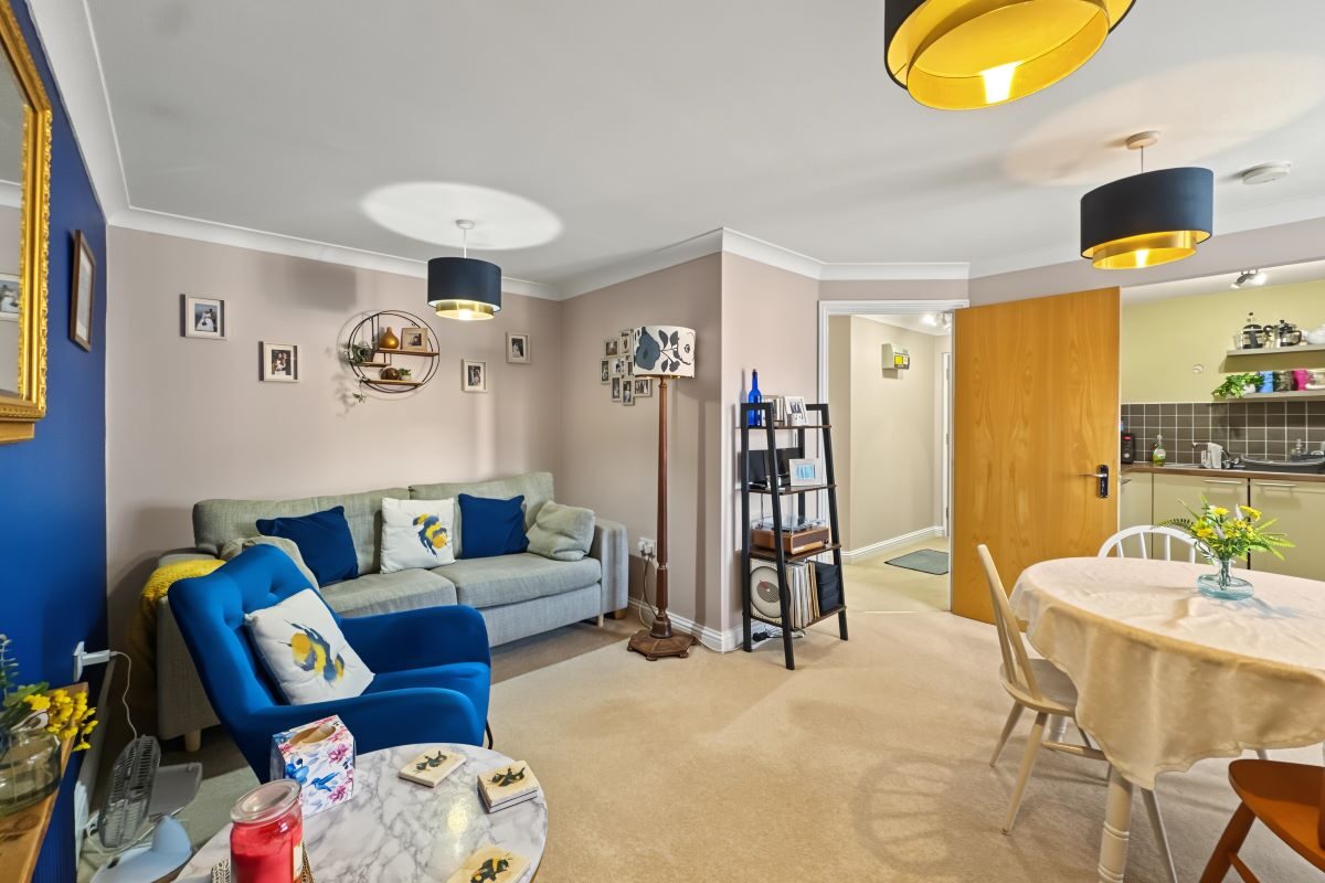 36 Worsdell Close, Ipswich, Suffolk, IP2 8GR lot image - 4