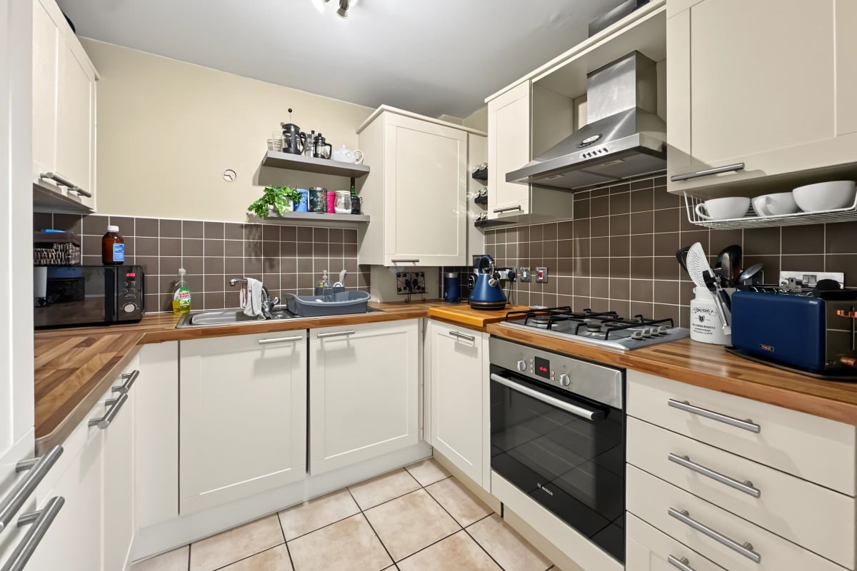 36 Worsdell Close, Ipswich, Suffolk, IP2 8GR lot image - 5