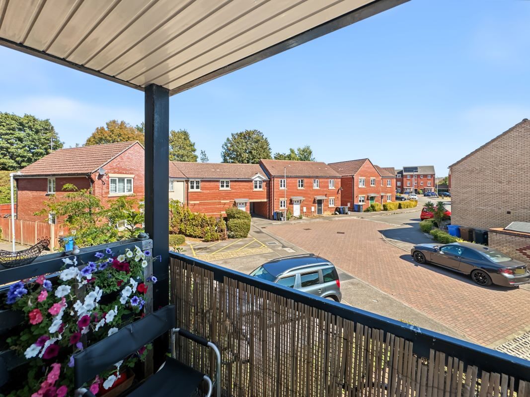 36 Worsdell Close, Ipswich, Suffolk, IP2 8GR lot image - 8