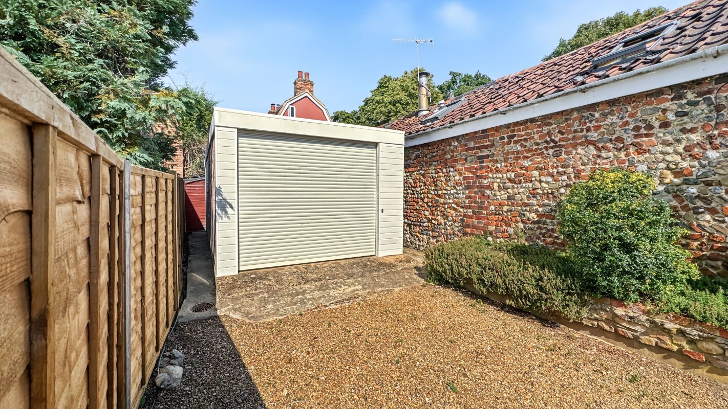 Calder Cottage, 91 The Street, Melton, Woodbridge, Suffolk, IP12 1PR lot image - 16