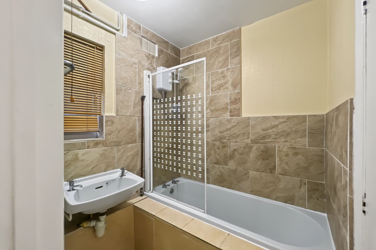 13 Robeck Road, Ipswich, Suffolk, IP3 0HN lot image - 5