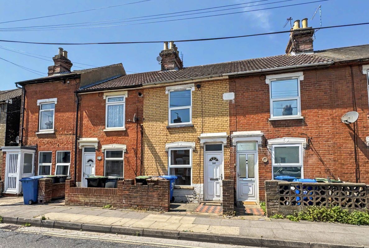 300 Cauldwell Hall Road, Ipswich, Suffolk, IP4 5AQ lot image - 0