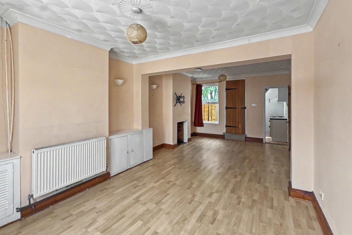 300 Cauldwell Hall Road, Ipswich, Suffolk, IP4 5AQ lot image - 2
